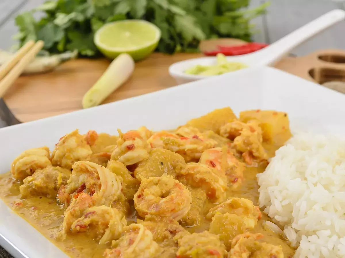 Crevettes au curry et lait de coco